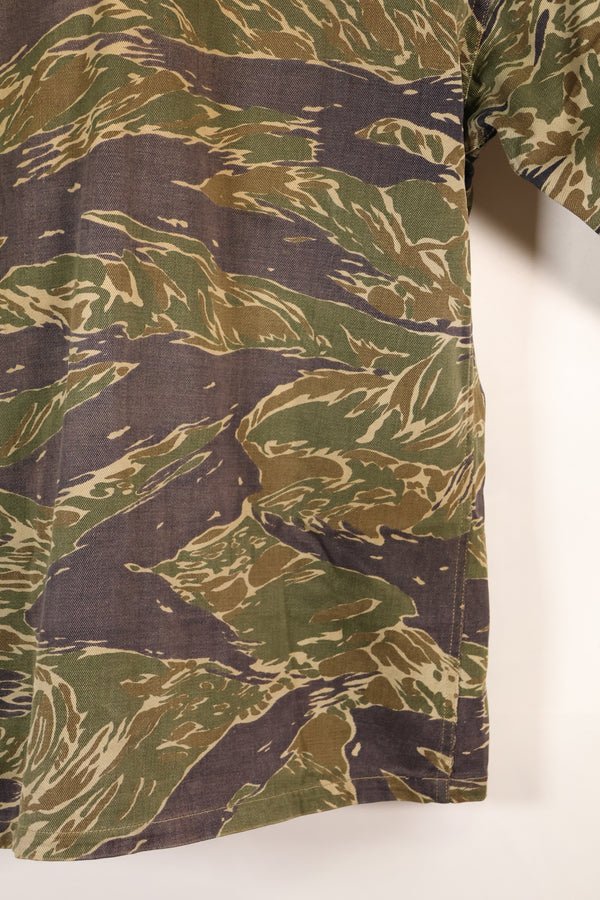 1960's semi A-M silver tiger shirt Asian cut epaulette modified used