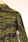 Early 1970s, Size S–M, South Vietnamese Marine Corps (VNMC), 5th Pattern Tiger Stripe Shirt, in good condition　