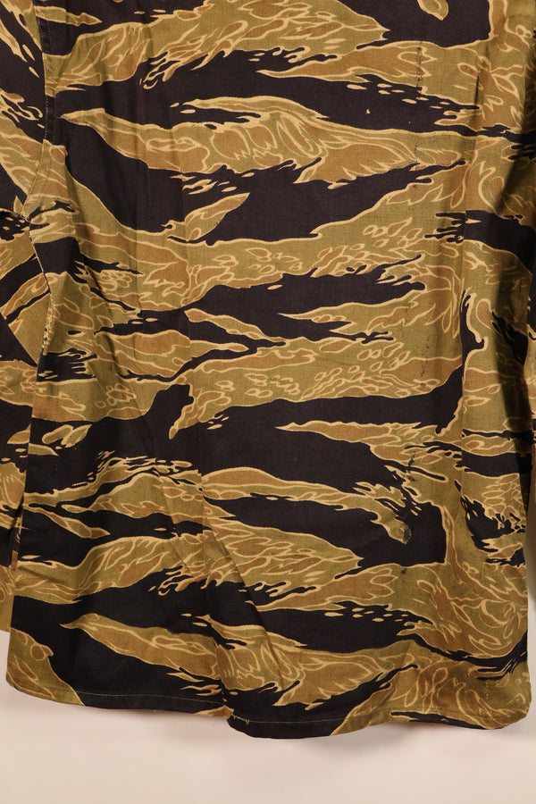 Late 1960s US-S Gold Tiger Pattern US-Cut Tiger Stripe Shirt, Used