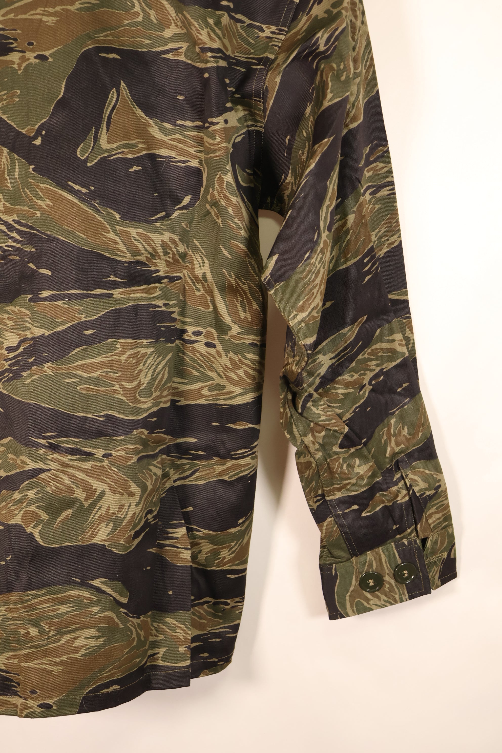Mid-1960s, A-M, Silver Tiger Pattern, Asian Cut, Tiger Stripe Shirt, Virtually Unused