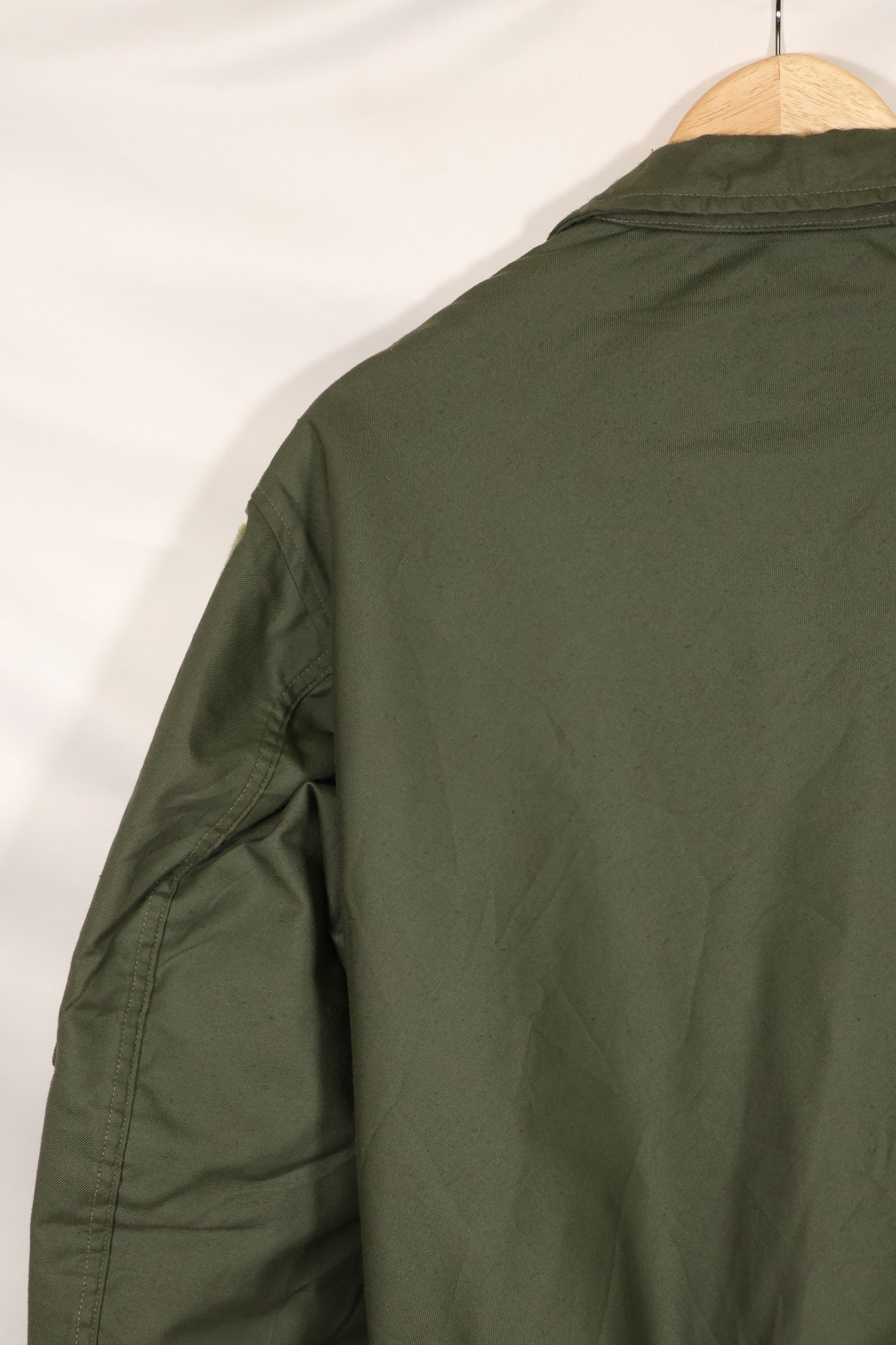 2001 Contract LARGE USAF CWU-36P Flight Jacket in good condition Aramid fiber used