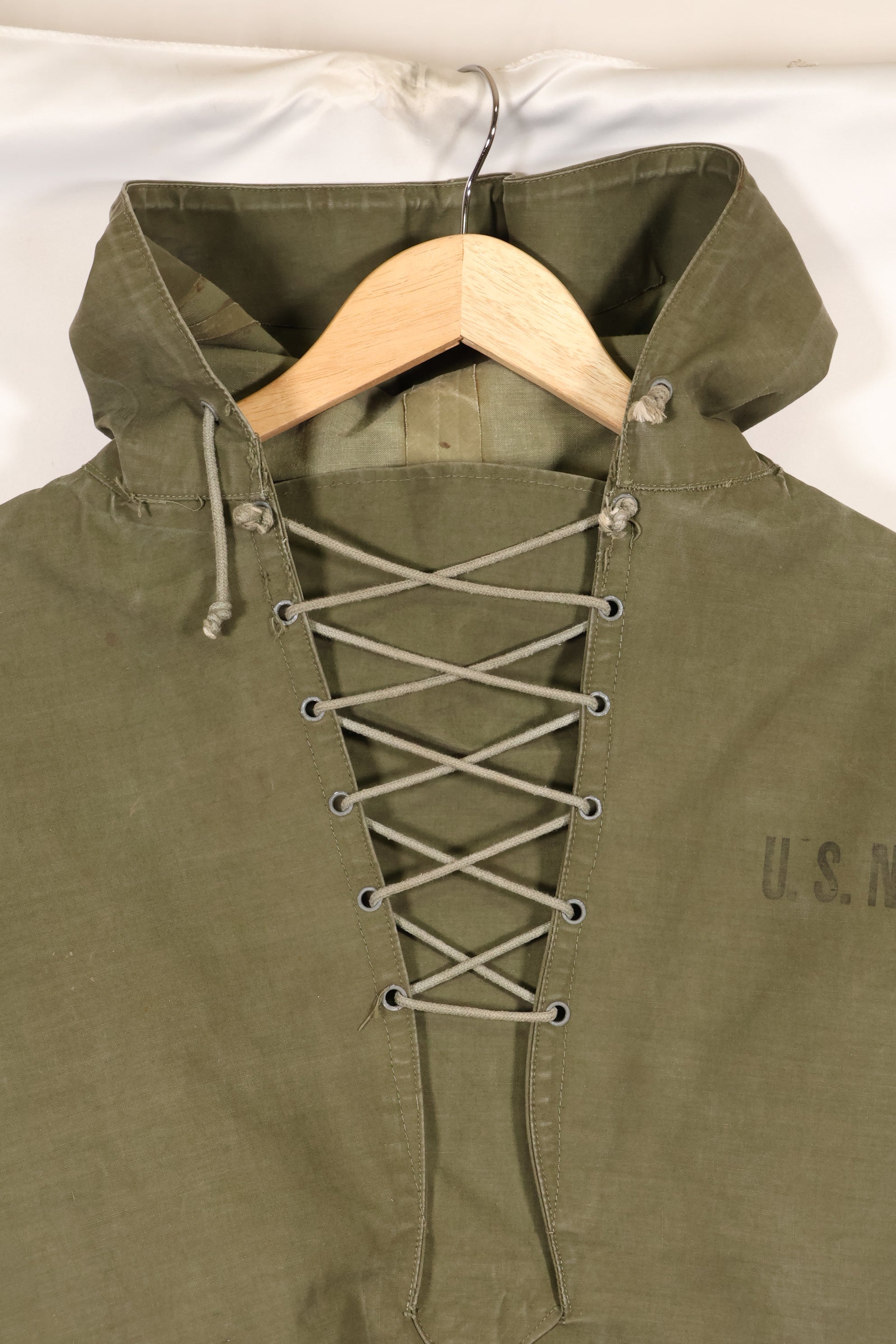 1950s-60s size M US Navy rain deck parka anorak, used.