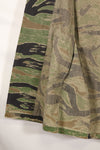 Late 1950s-1960s, thin fabric, rare VNMC 1st Model tiger stripe shirt, good condition.