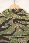 Late 1950s-1960s, thin fabric, rare VNMC 1st Model tiger stripe shirt, good condition.