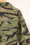 Late 1950s-1960s, thin fabric, rare VNMC 1st Model tiger stripe shirt, good condition.