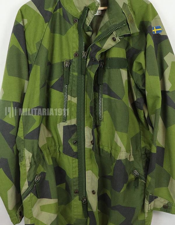 Original Swedish Army M90 Camouflage Field Jacket, 1993, military government issue.