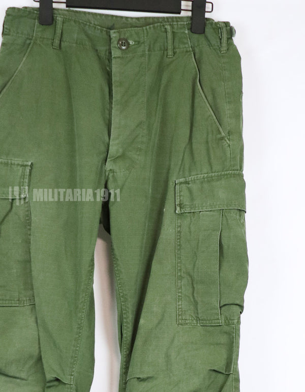 Original late model jungle fatigues pants, ripstop fabric, 1967, used.