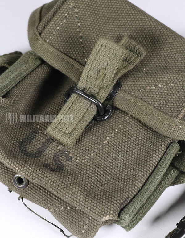 Real U.S. Army M16 A1 20-round magazine ammo pouch, almost unused copy
