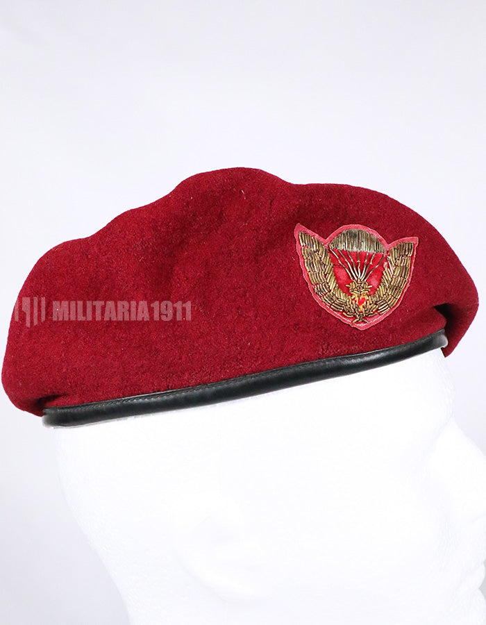 Real South Vietnam Airborne Red Beret Wind Proof Camouflage Lining